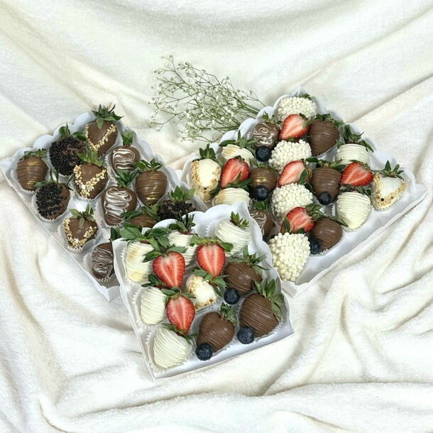 Шоколадное трио, артикул F1415042 - 16650 рублей, доставка по городу. Flawery - доставка цветов