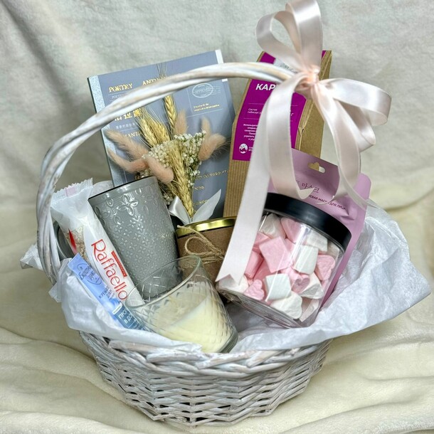 Лучший подарок, артикул F1432465 - 5500 рублей, доставка по городу. Flawery - доставка цветов