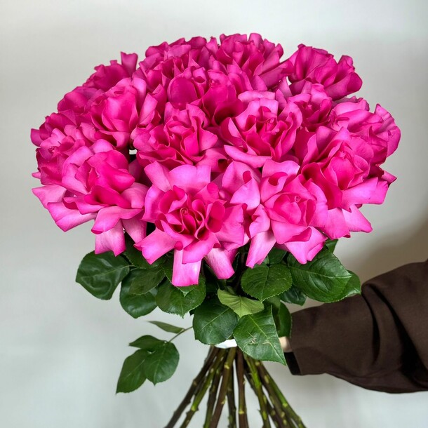 17 французских роз, артикул F1433990 - 6413 рублей, доставка по городу. Flawery - доставка цветов