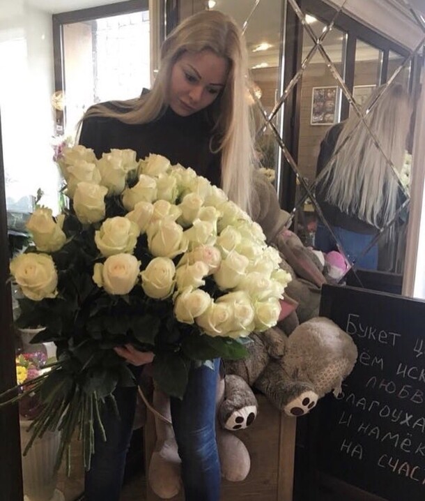 51 роза, артикул F38266 - 68845 рублей, доставка по городу. Flawery - доставка цветов