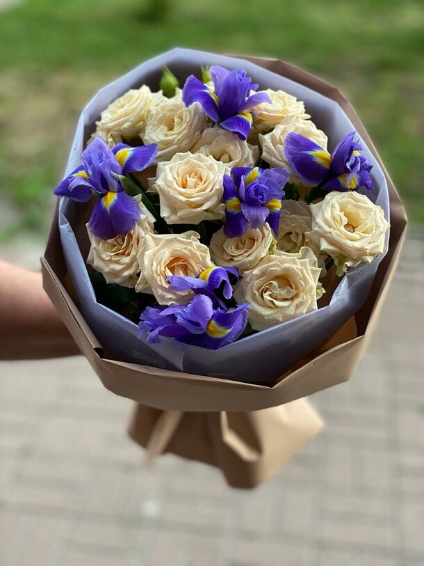 Бабочка, артикул F38785 - 14432 рублей, доставка по городу. Flawery - доставка цветов