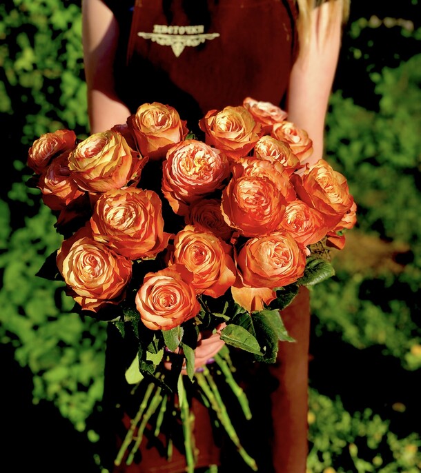 19 роз, артикул F38788 - 16669 рублей, доставка по городу. Flawery - доставка цветов