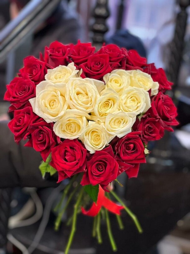 Презент, артикул F38798 - 21264 рублей, доставка по городу. Flawery - доставка цветов