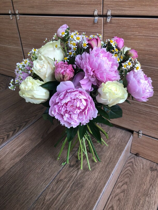 Букет из пиончиков, артикул F38841 - 53235 рублей, доставка по городу. Flawery - доставка цветов