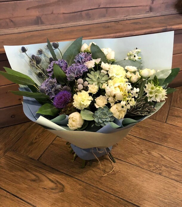 Букет с артишоком, артикул F38908 - 29316 рублей, доставка по городу. Flawery - доставка цветов