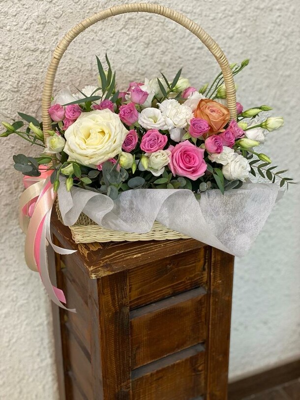 Корзинка радости, артикул F38910 - 44396 рублей, доставка по городу. Flawery - доставка цветов