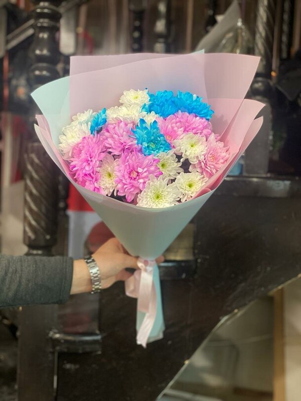 Пять кустовых хризантем, артикул F39944 - 7402 рублей, доставка по городу. Flawery - доставка цветов