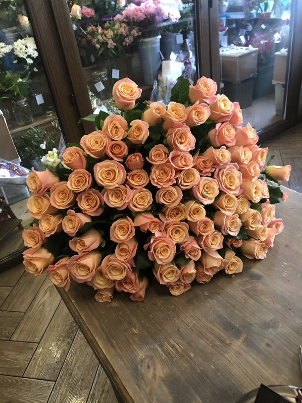 101 розочка, артикул F40037 - 76000 рублей, доставка по городу. Flawery - доставка цветов