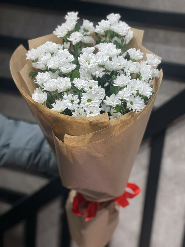 7 кустовых хризантем, артикул F40061 - 6041 рублей, доставка по городу. Flawery - доставка цветов