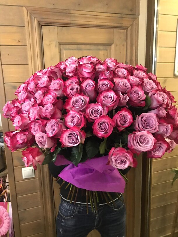 101 сиреневая роза, артикул F46518 - 74052 рублей, доставка по городу. Flawery - доставка цветов