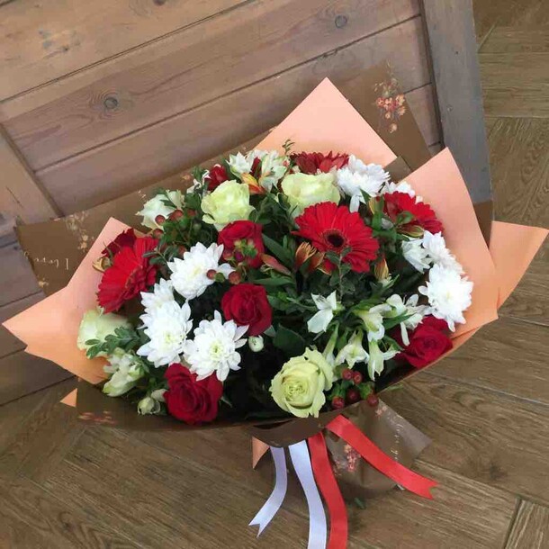 Строгий танец, артикул F52744 - 36424 рублей, доставка по городу. Flawery - доставка цветов