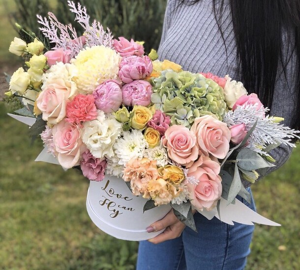 Крылья любви, артикул F63085 - 116547 рублей, доставка по городу. Flawery - доставка цветов