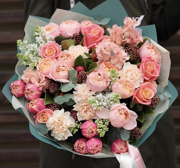 Романтик, артикул F64223 - 38975 рублей, доставка по городу. Flawery - доставка цветов