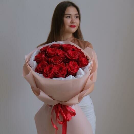 Букет из 15 роз ред наоми, артикул F1444497 - 5000 рублей, доставка по городу. Flawery - доставка цветов