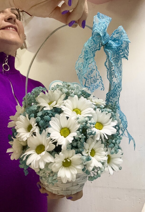 Ромашковая корзинка, артикул F1343143 - 3800 рублей, доставка по городу. Flawery - доставка цветов