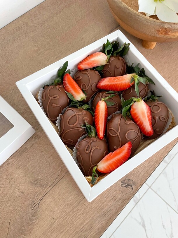 Клубника в шоколаде набор, артикул F1493976 - 2190 рублей, доставка по городу. Flawery - доставка цветов