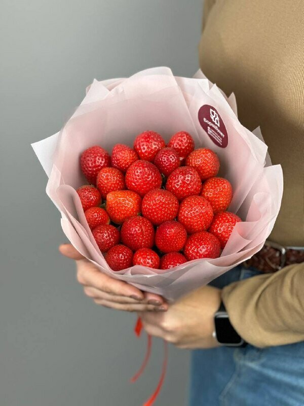 Букет из клубники, артикул F1246916 - 3000 рублей, доставка по городу. Flawery - доставка цветов