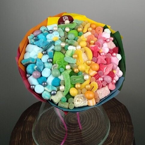 Букет яркий 23 см, артикул F1298614 - 3630 рублей, доставка по городу. Flawery - доставка цветов