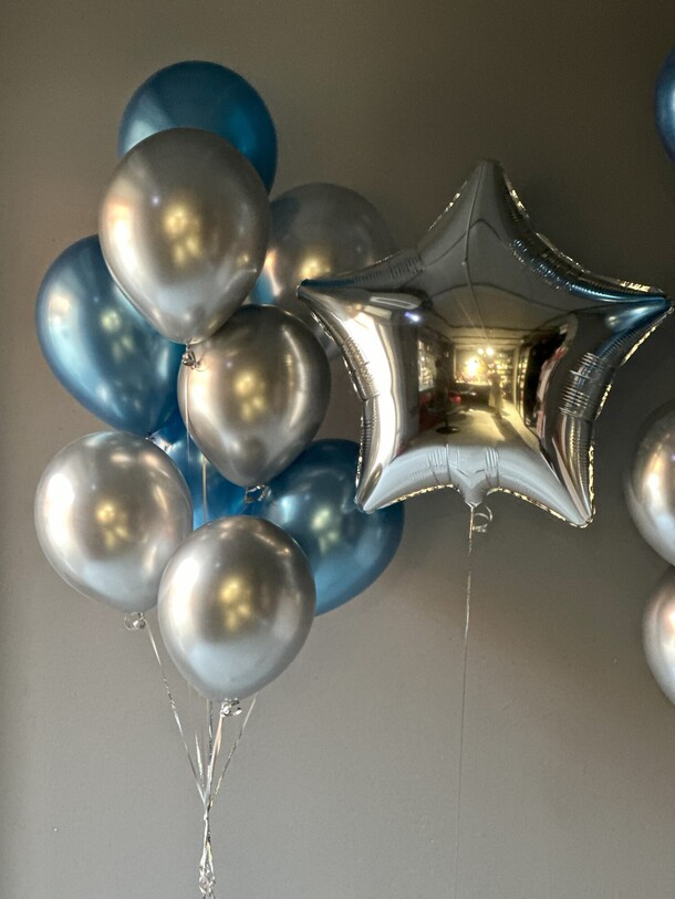 Набор звезда и 9 шаров, артикул F1308994 - 3300 рублей, доставка по городу. Flawery - доставка цветов