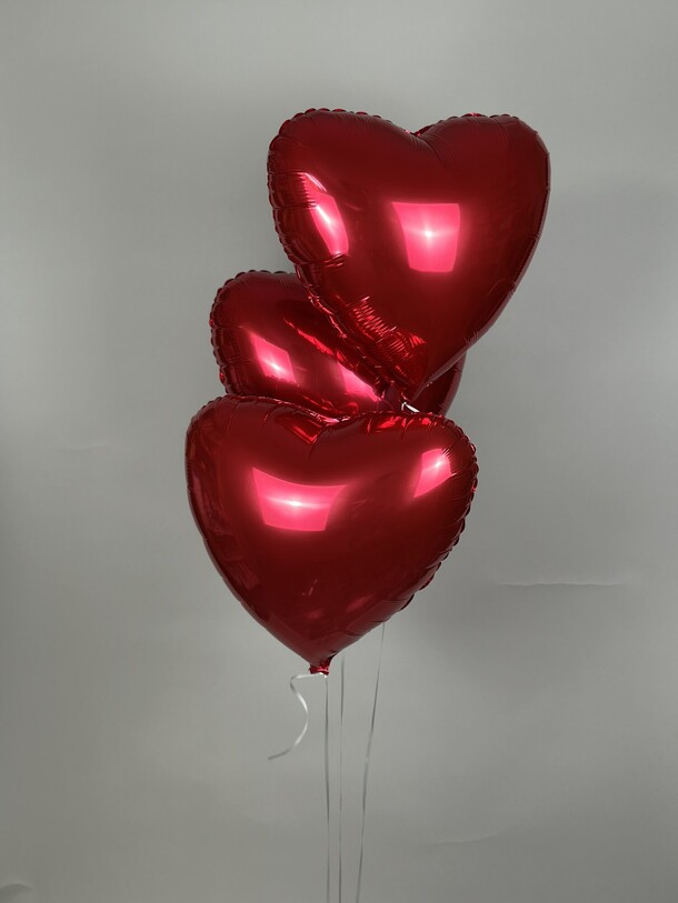 Набор из 3-х красных сердец, артикул F1379451 - 1914 рублей, доставка по городу. Flawery - доставка цветов