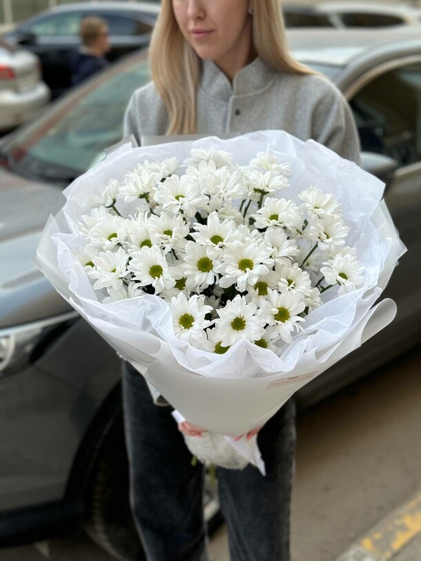 Букет хризантем, артикул F1402722 - 3600 рублей, доставка по городу. Flawery - доставка цветов