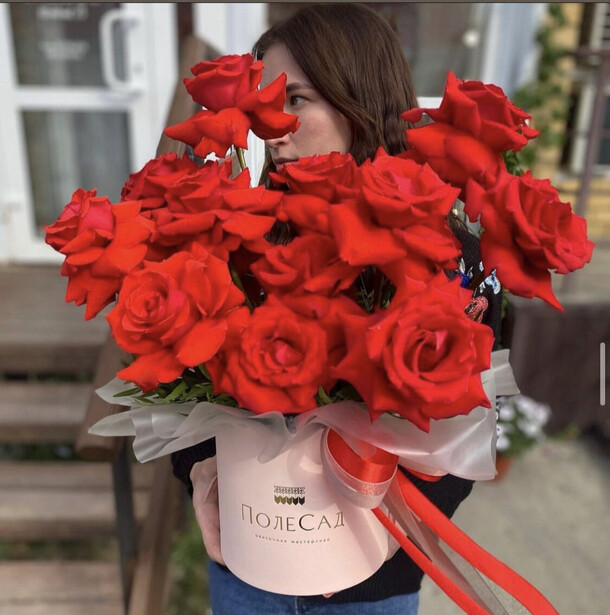 Композиция с французскими розами, артикул F1475878 - 6680 рублей, доставка по городу. Flawery - доставка цветов