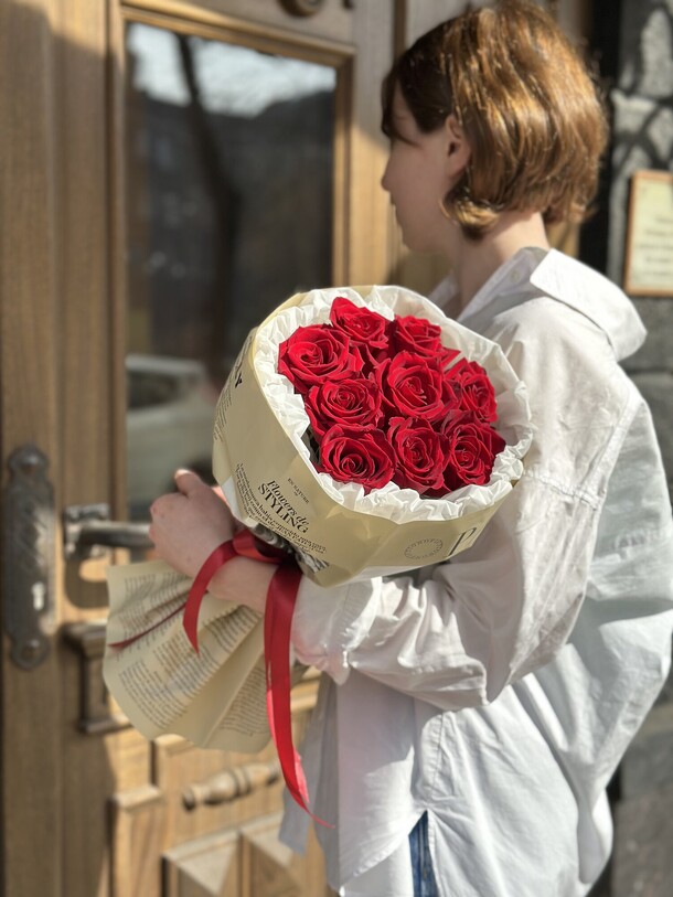 Букет из красных роз 🌹, артикул F1405874 - 3180 рублей, доставка по городу. Flawery - доставка цветов