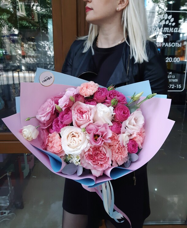 Нежное объятие, артикул F56201 - 6173 рублей, доставка по городу. Flawery - доставка цветов