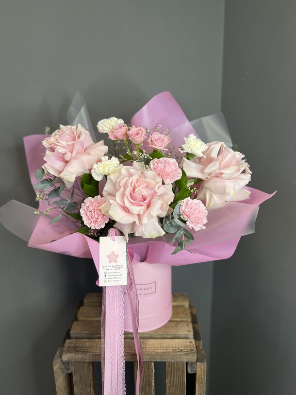 Цветы коробочка, артикул F1202014 - 4545 рублей, доставка по городу. Flawery - доставка цветов