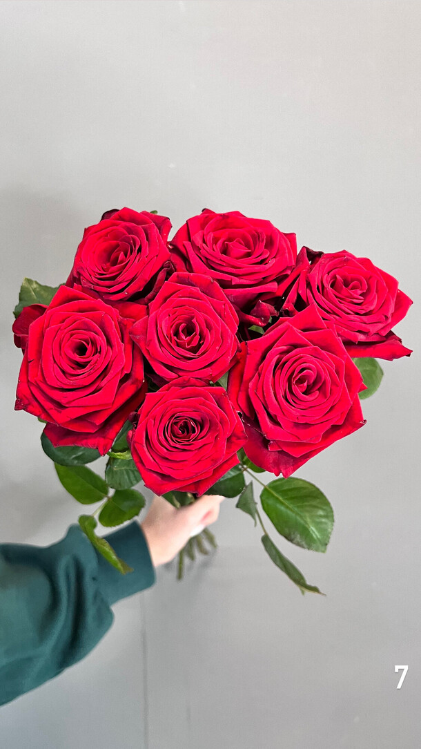 Классические розы, артикул F1320256 - 3008 рублей, доставка по городу. Flawery - доставка цветов