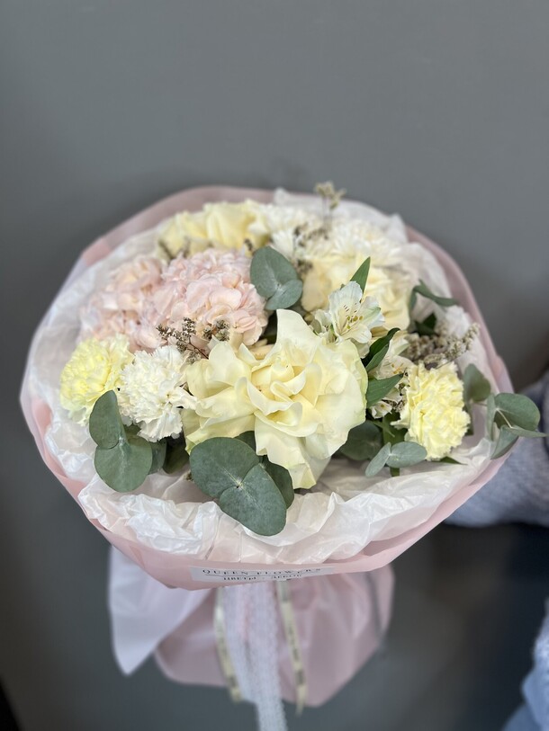 Микс букет с гортензией, артикул F1324617 - 6198 рублей, доставка по городу. Flawery - доставка цветов