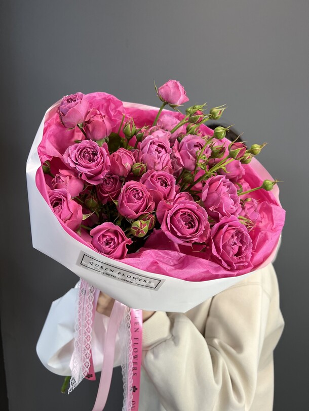 Моно букет из кустовой розы, артикул F1394908 - 4545 рублей, доставка по городу. Flawery - доставка цветов