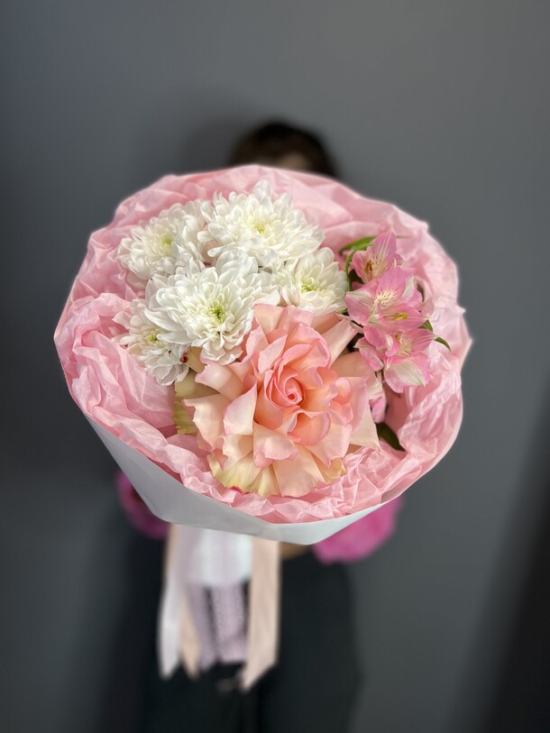 Мини букет - комплимент, артикул F1417126 - 2066 рублей, доставка по городу. Flawery - доставка цветов