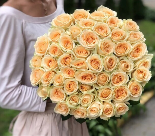 51 персиковая подмосковная роза, артикул F1202120 - 13000 рублей, доставка по городу. Flawery - доставка цветов