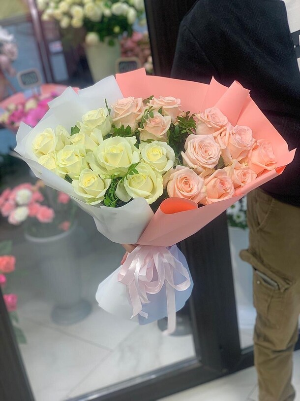 Цветочная симфония, артикул F1289102 - 6000 рублей, доставка по городу. Flawery - доставка цветов