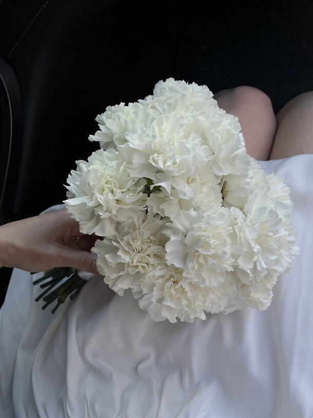 Букет невесты "диантусы", артикул F1416901 - 5000 рублей, доставка по городу. Flawery - доставка цветов