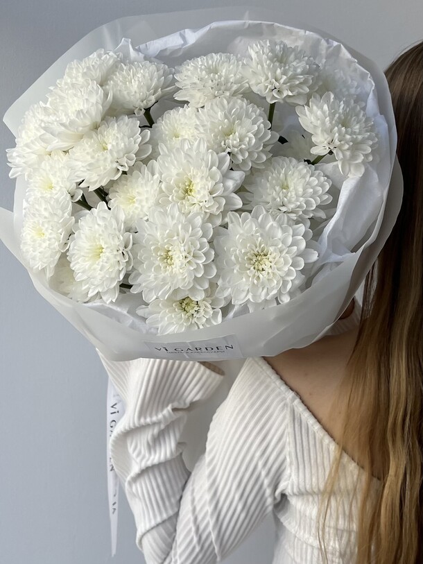 Букет хризантем 5 шт, артикул F1428984 - 3600 рублей, доставка по городу. Flawery - доставка цветов