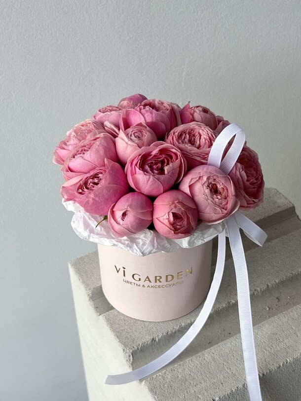 Бокс кустовая роза «сильва пинк» мини, артикул F1432502 - 3800 рублей, доставка по городу. Flawery - доставка цветов