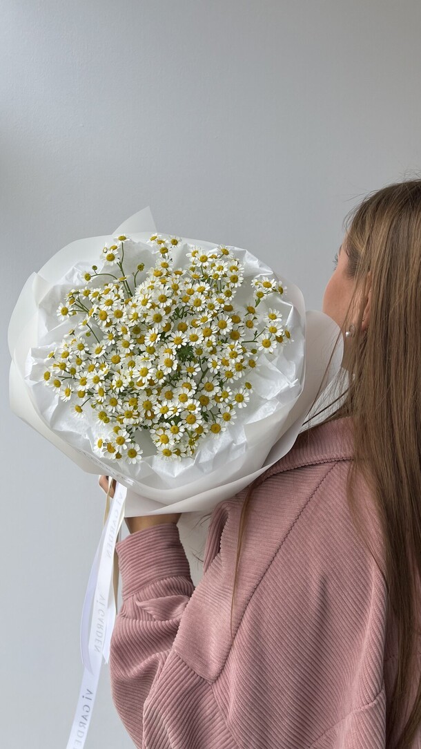 Букет «ромашка» 7шт, артикул F1434748 - 4200 рублей, доставка по городу. Flawery - доставка цветов