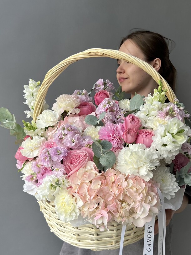 Корзина «сад любви» биг, артикул F1446272 - 25000 рублей, доставка по городу. Flawery - доставка цветов