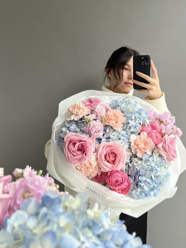 Букет «яркий сад» размер l, артикул F1452186 - 12400 рублей, доставка по городу. Flawery - доставка цветов