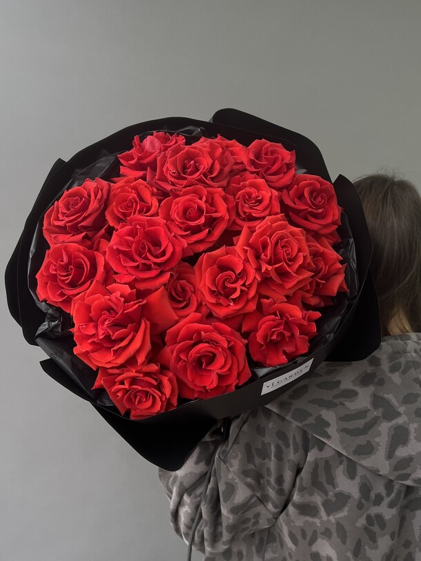 Роза нина 19шт, артикул F1452664 - 11800 рублей, доставка по городу. Flawery - доставка цветов