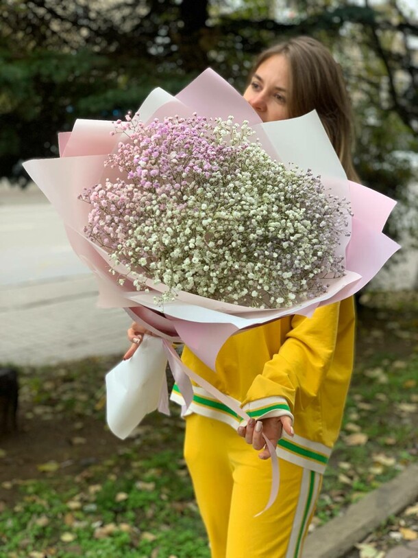 Букет стойкой гипсофилы, артикул F1210315 - 3581 рублей, доставка по городу. Flawery - доставка цветов