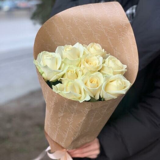 9 белых роз, артикул F1210382 - 3025 рублей, доставка по городу. Flawery - доставка цветов