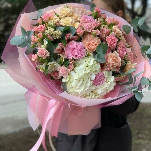 Большой букет с гортензией, артикул F1210414 - 13177 рублей, доставка по городу. Flawery - доставка цветов