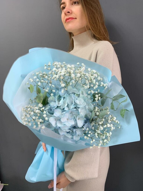 Букет голубой гортензии, артикул F1227107 - 2661 рублей, доставка по городу. Flawery - доставка цветов