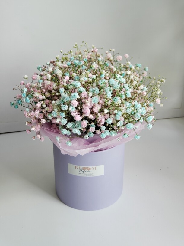 Гипсофила в коробке, артикул F1223653 - 1750 рублей, доставка по городу. Flawery - доставка цветов