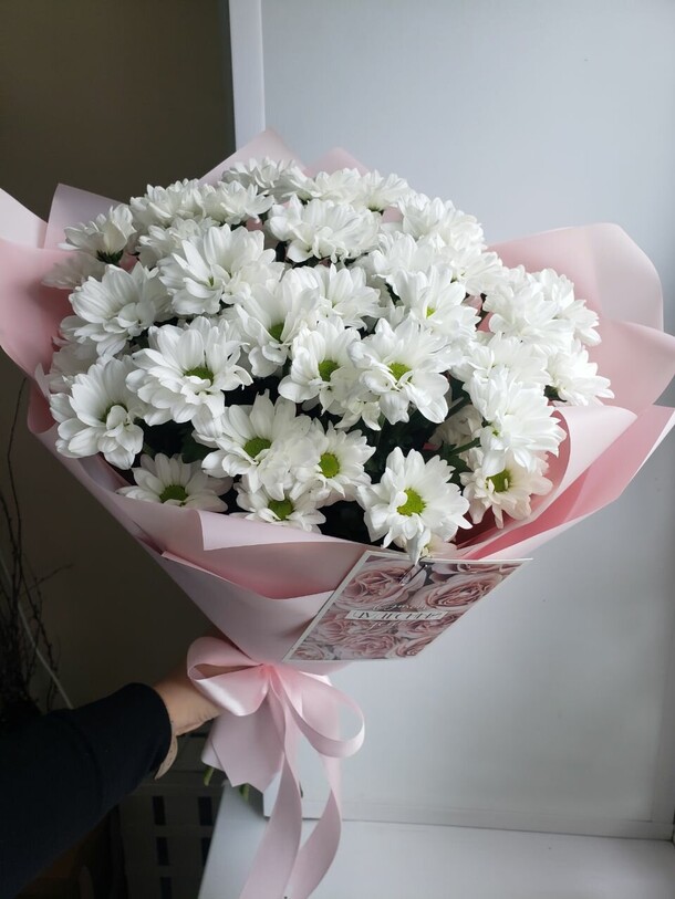 Монобукет из ромашек, артикул F1341697 - 3060 рублей, доставка по городу. Flawery - доставка цветов