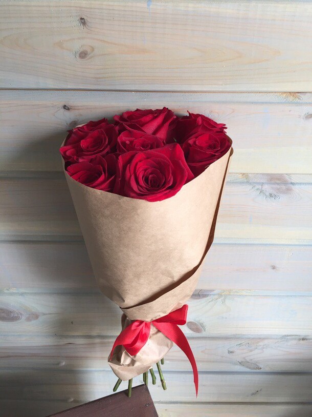 Букет 9 роз, артикул F13350 - 1890 рублей, доставка по городу. Flawery - доставка цветов