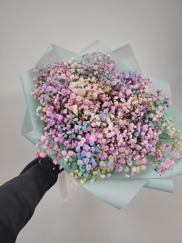 Букет из радужной гипсофилы, артикул F1383140 - 1690 рублей, доставка по городу. Flawery - доставка цветов